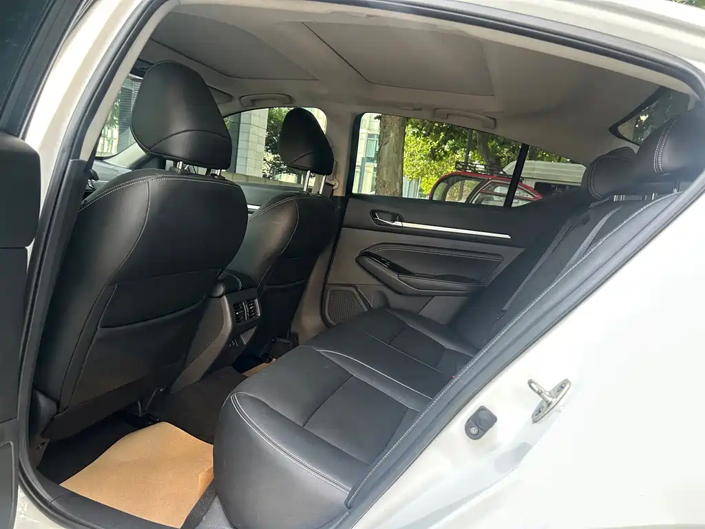 Nissan Teana — миниатюра 14