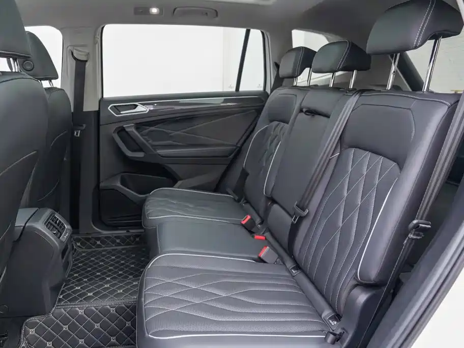 Volkswagen Tiguan L — миниатюра 14