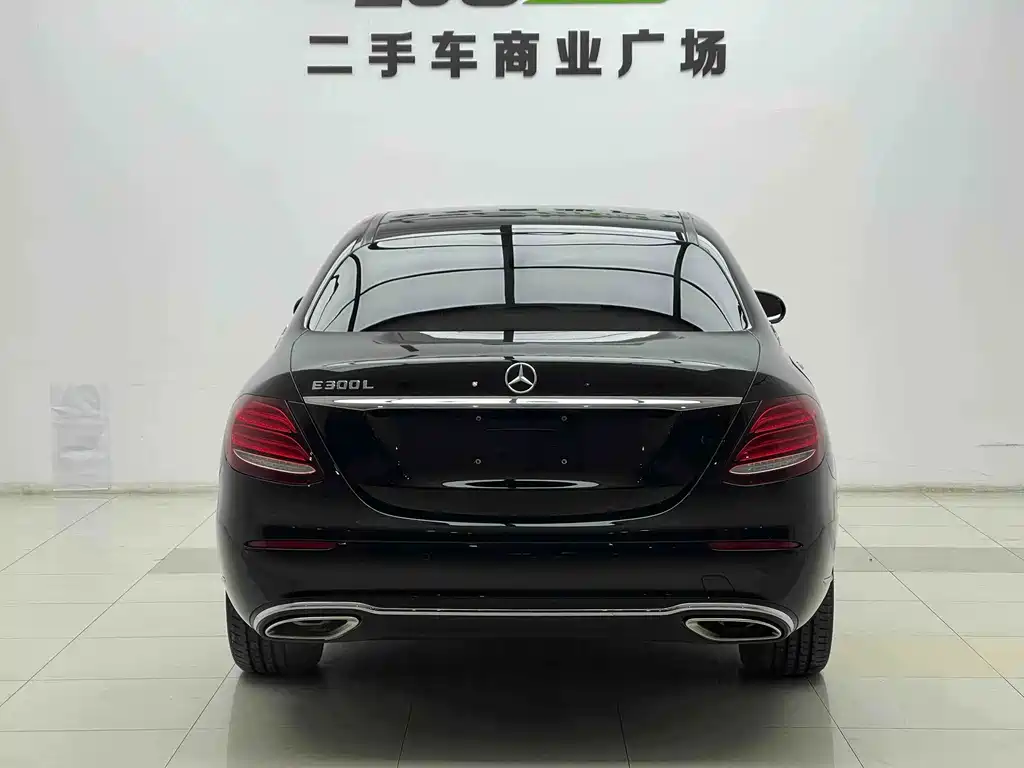 Mercedes-Benz E-Class — миниатюра 14
