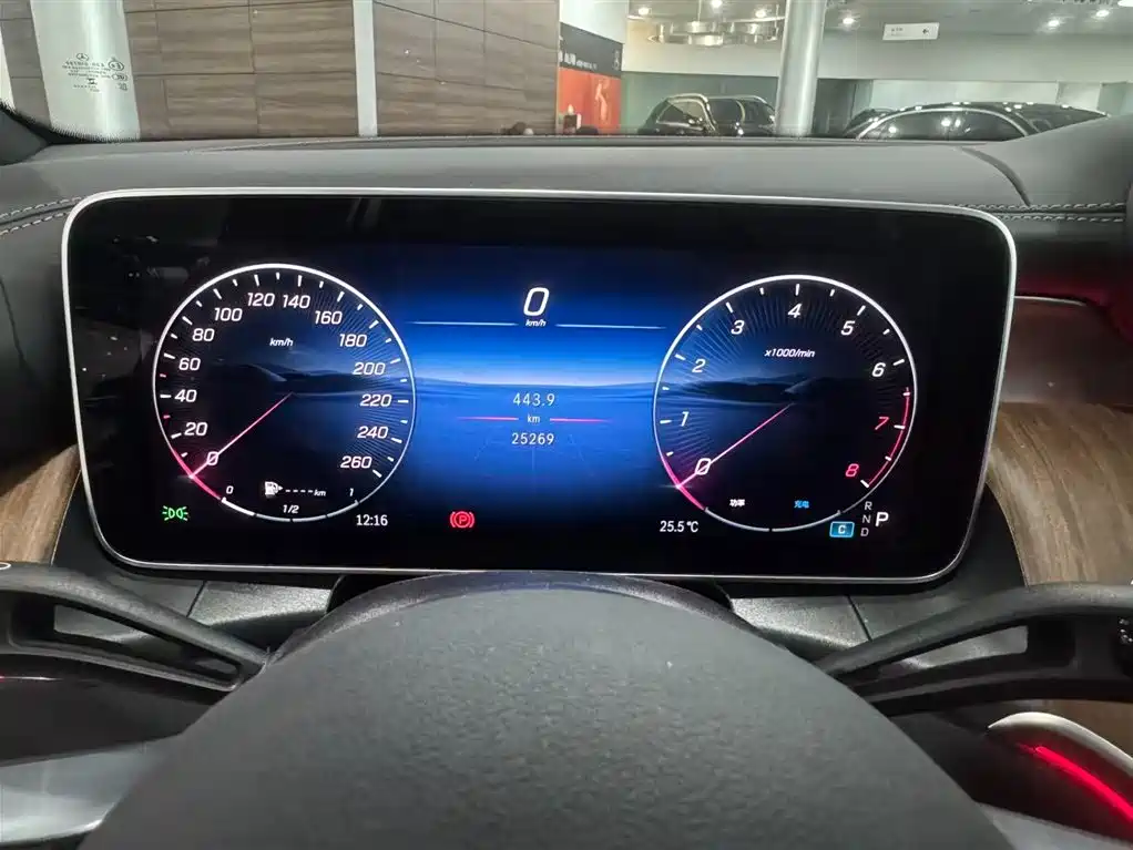 Mercedes-Benz GLC — миниатюра 12