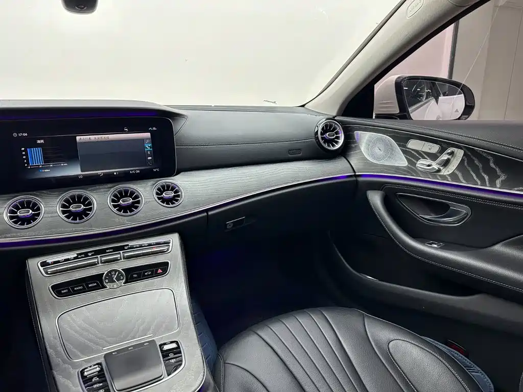 Mercedes-Benz CLS — миниатюра 15