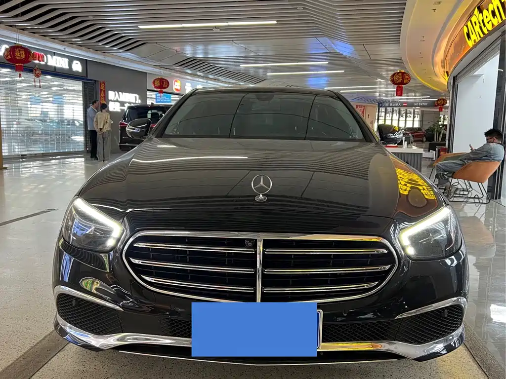 Mercedes-Benz E-Class — миниатюра 2