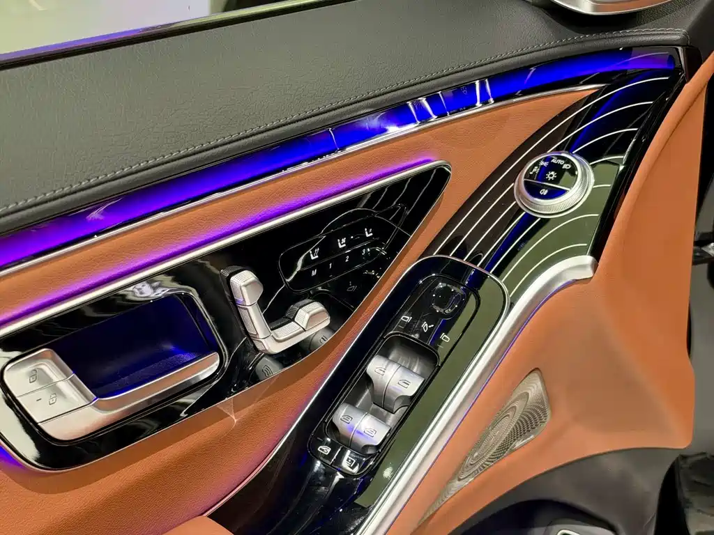 Mercedes-Benz S-Class — миниатюра 6