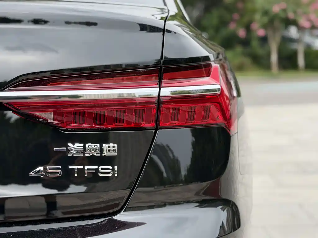 Audi A6L — миниатюра 12