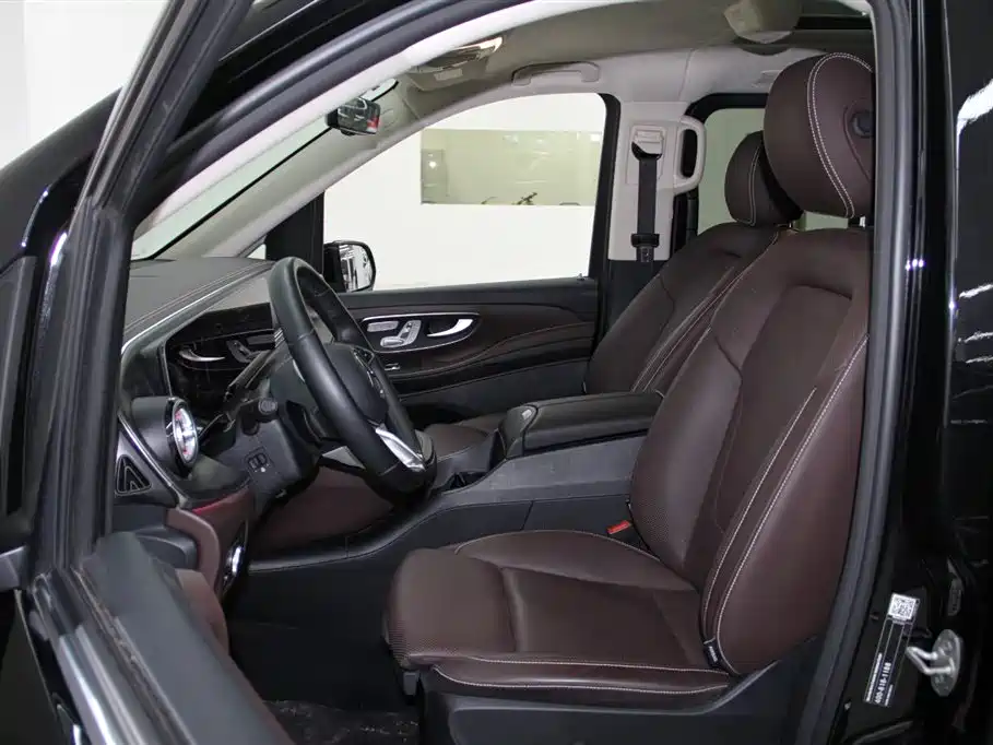 Mercedes-Benz V-Class V 2024 V 300 L Luxury