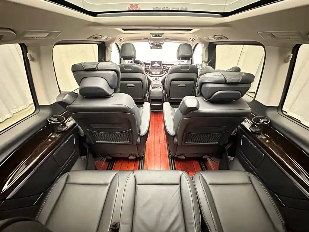 Mercedes-Benz V-Class — миниатюра 46