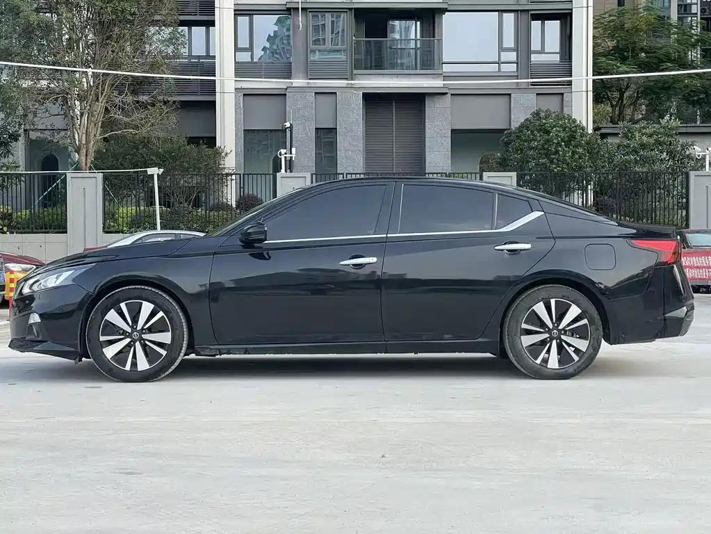 Nissan Teana — миниатюра 10