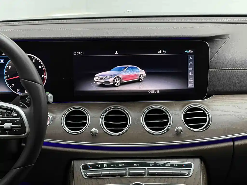 Mercedes-Benz E-Class — миниатюра 10