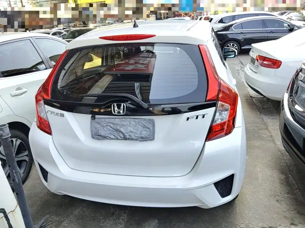 Honda Fit — миниатюра 6
