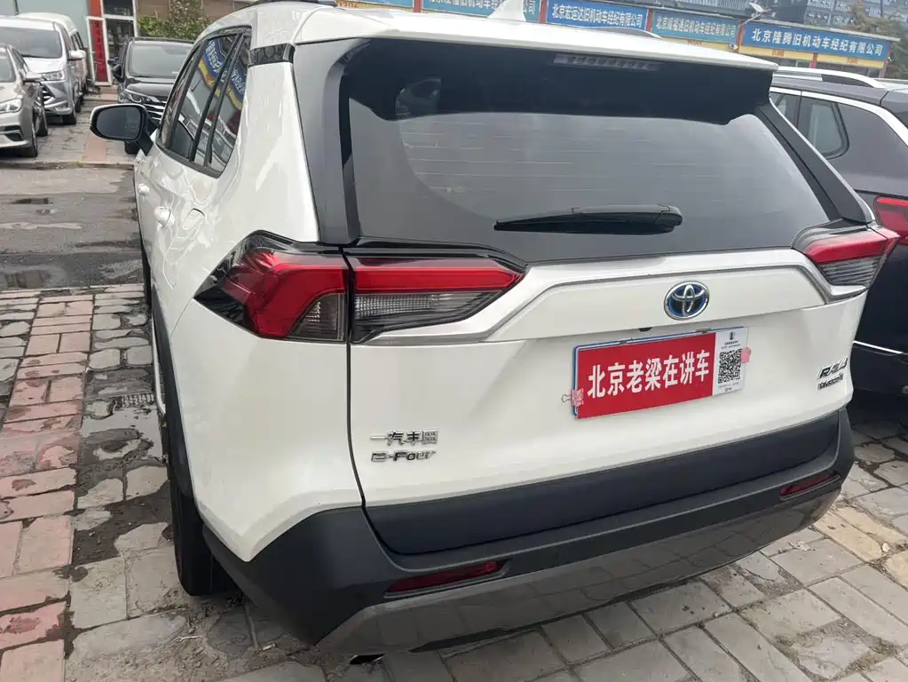 Toyota RAV4 — миниатюра 16