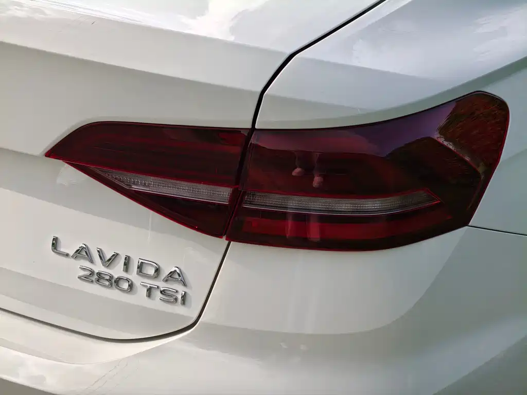 Volkswagen Lavida — миниатюра 6