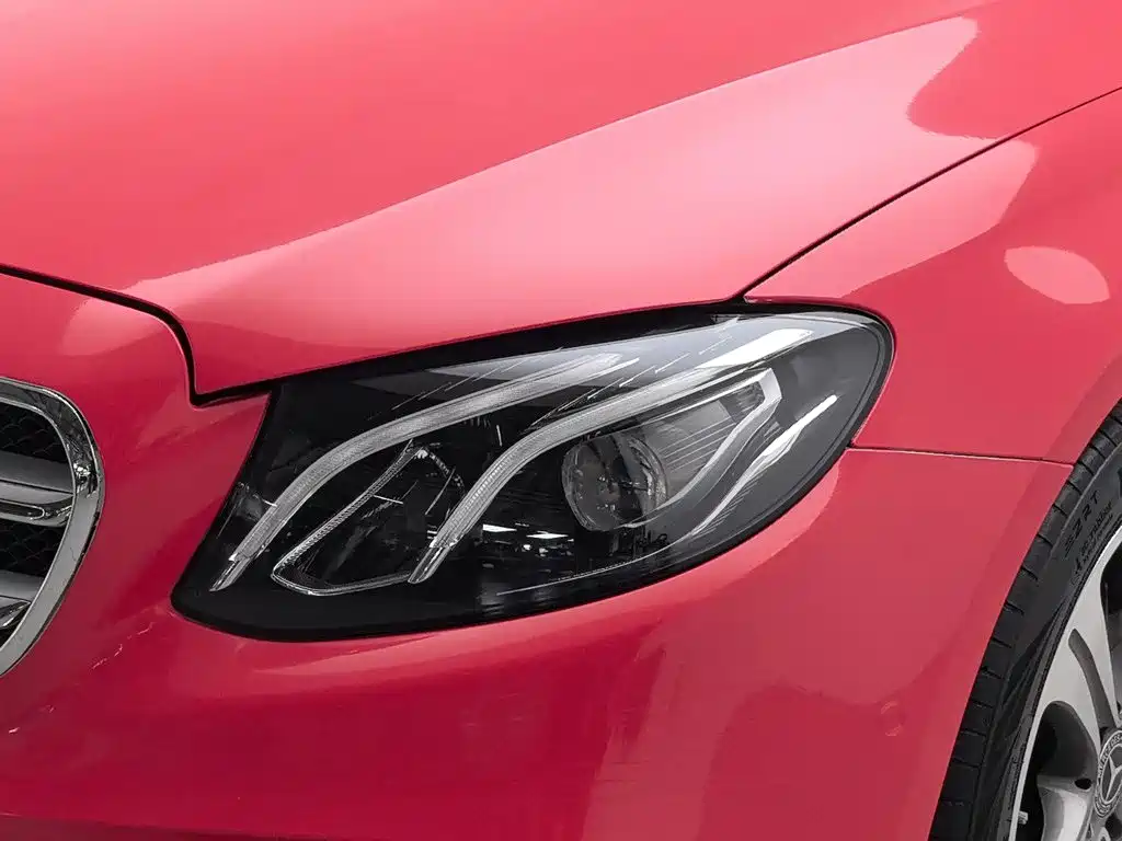 Mercedes-Benz E-Class — миниатюра 7