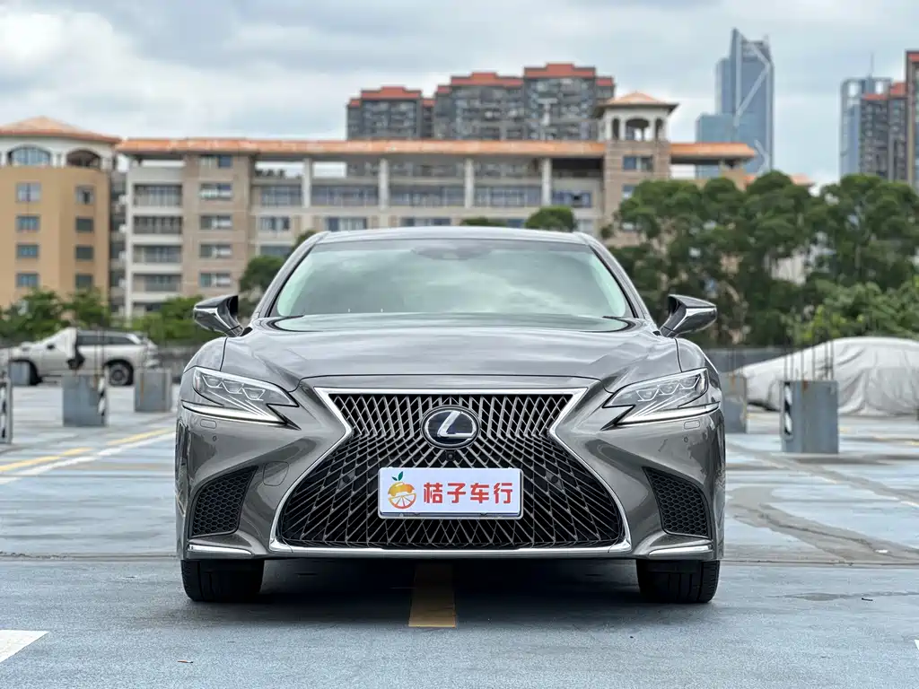 Lexus LS 2018 500h V