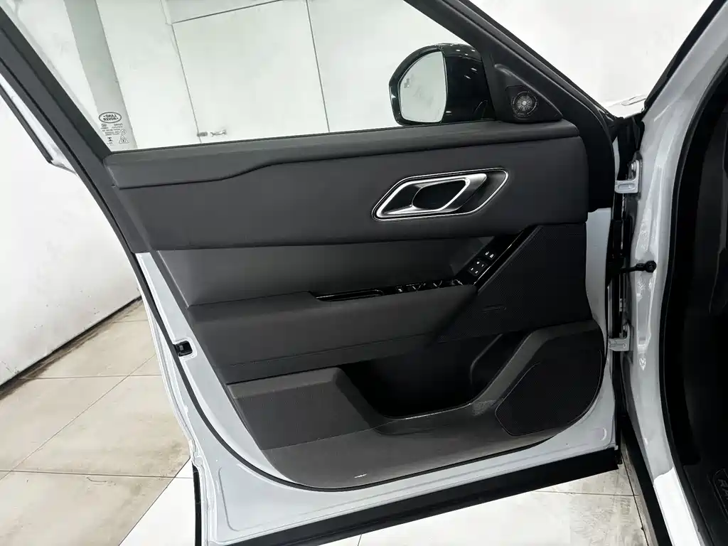 Land Rover Range Rover Velar 2024 Dynamic SE