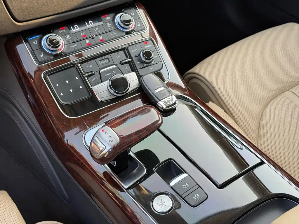 Audi A8 — миниатюра 11