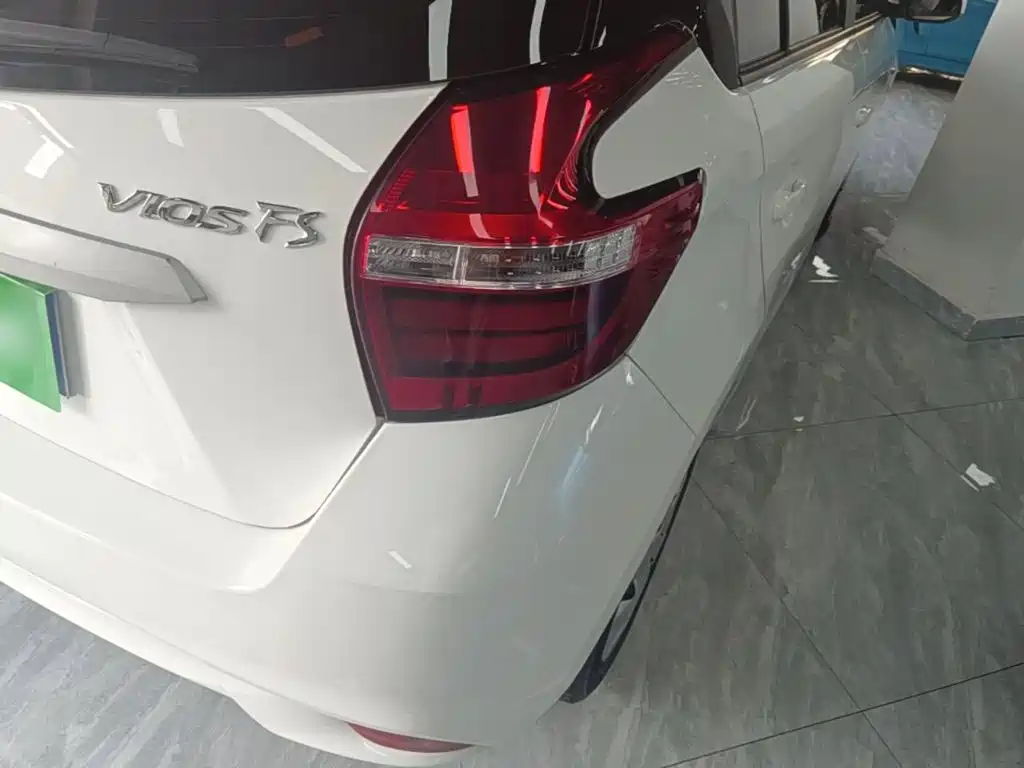 Toyota Vios FS — миниатюра 8