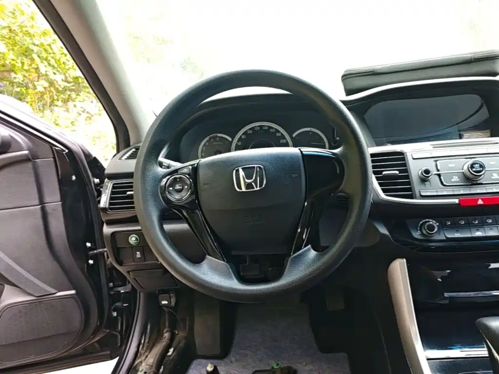 Honda Accord — миниатюра 11
