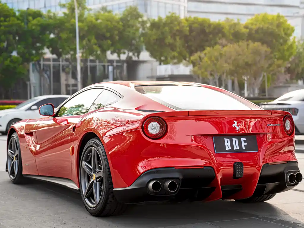 Ferrari F12berlinetta - фото 6