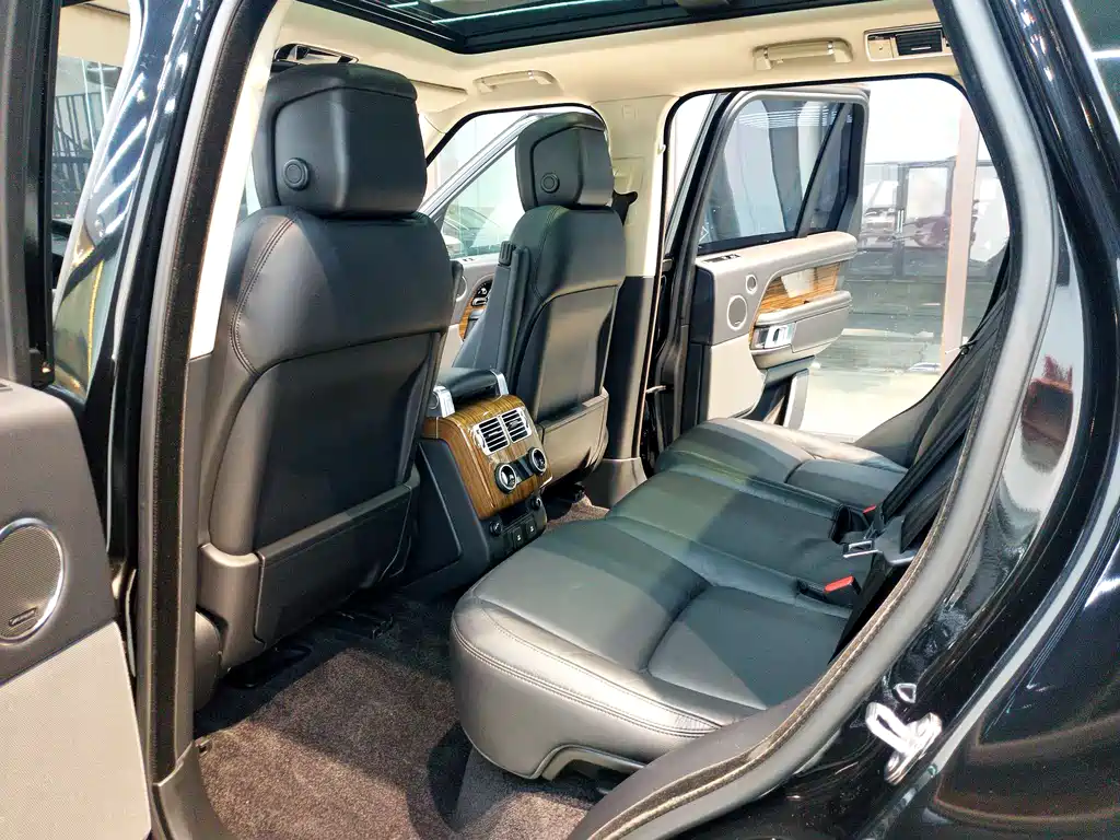 Land Rover Range Rover — миниатюра 9