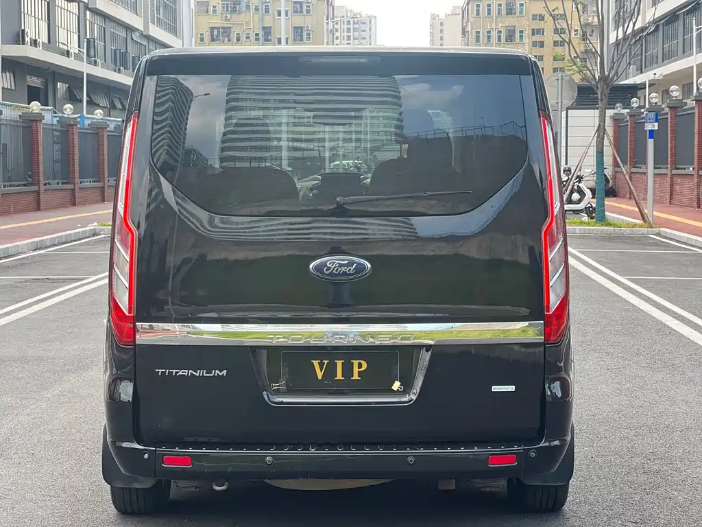 Ford Tourneo — миниатюра 5