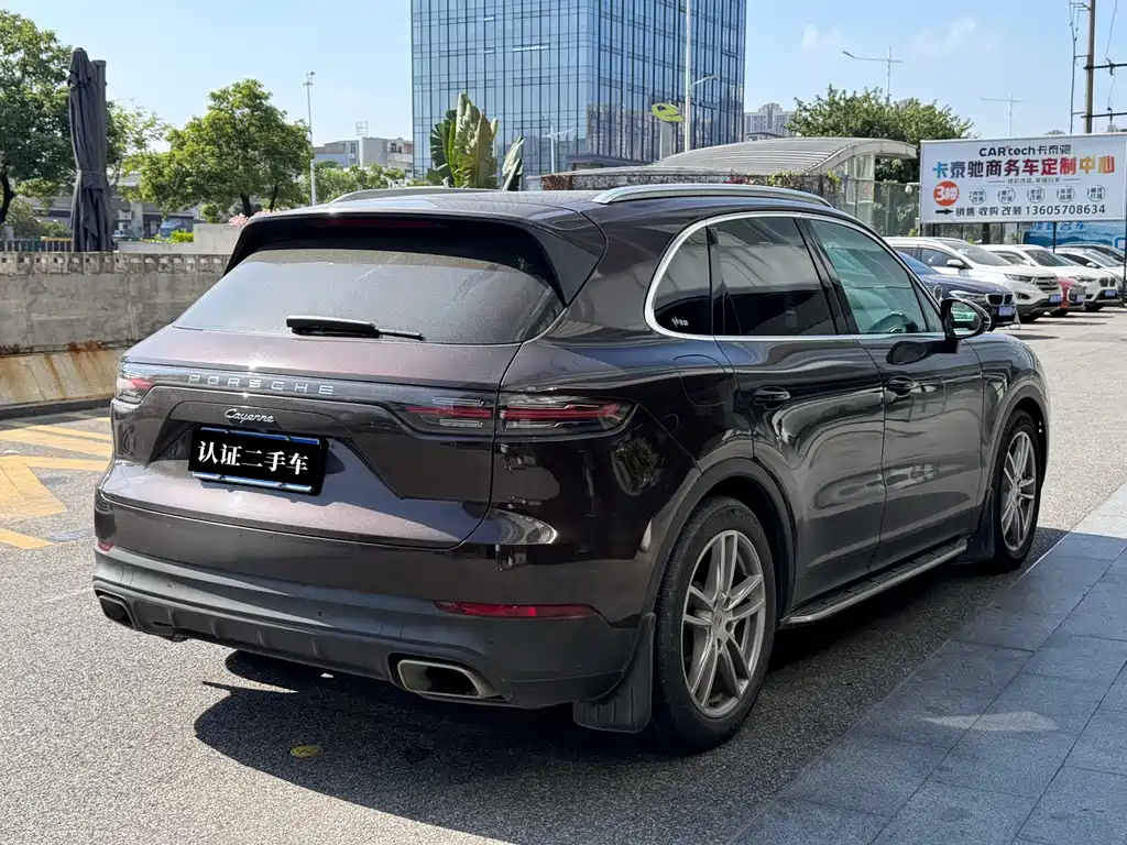 Porsche Cayenne — миниатюра 6