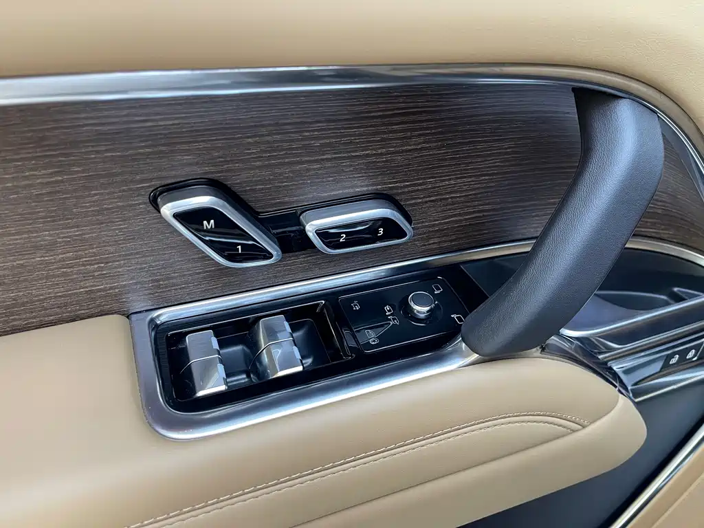 Land Rover Range Rover — миниатюра 16