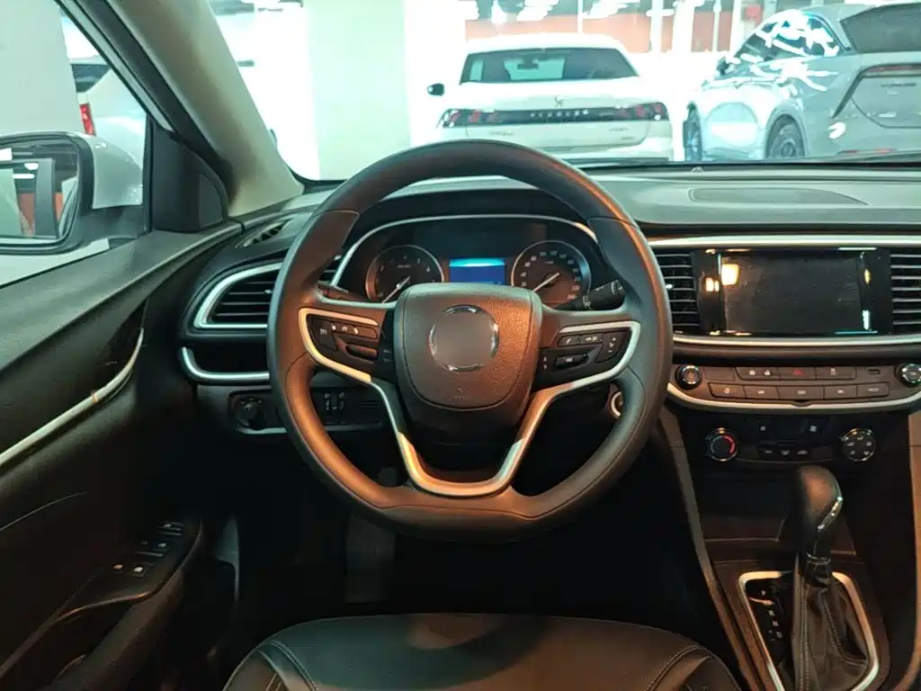Buick Excelle — миниатюра 11