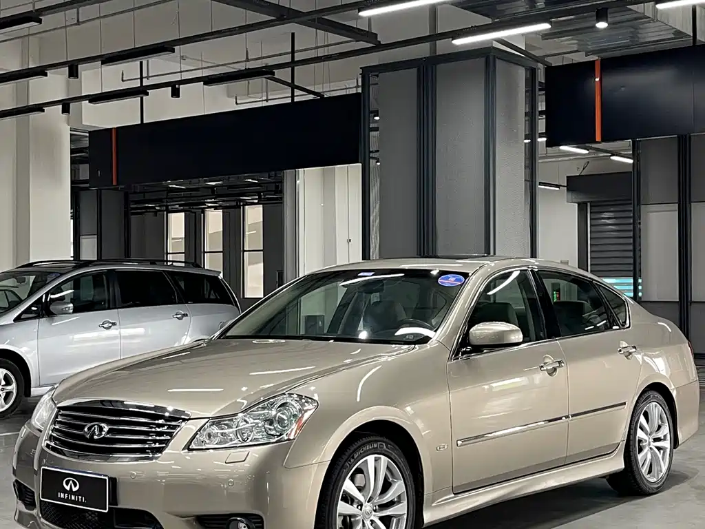 Infiniti M 2010