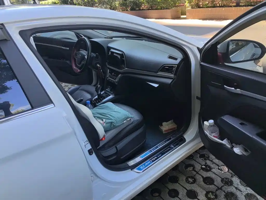 Hyundai Elantra — миниатюра 22
