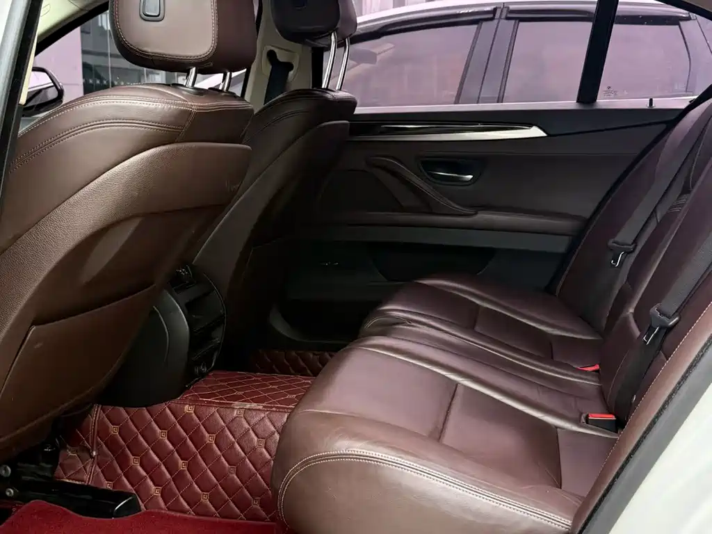 BMW 5 Series — миниатюра 5