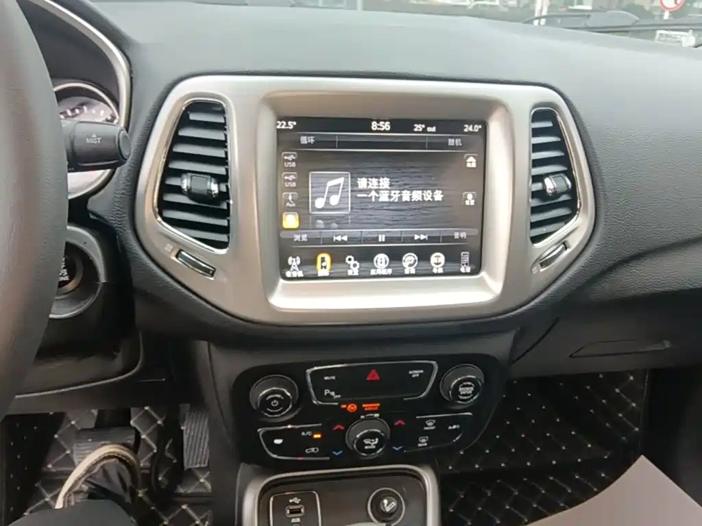 Jeep Compass — миниатюра 13