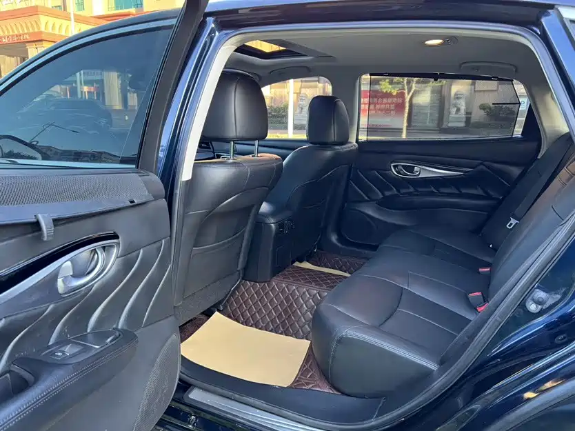 Infiniti Q70 — миниатюра 10