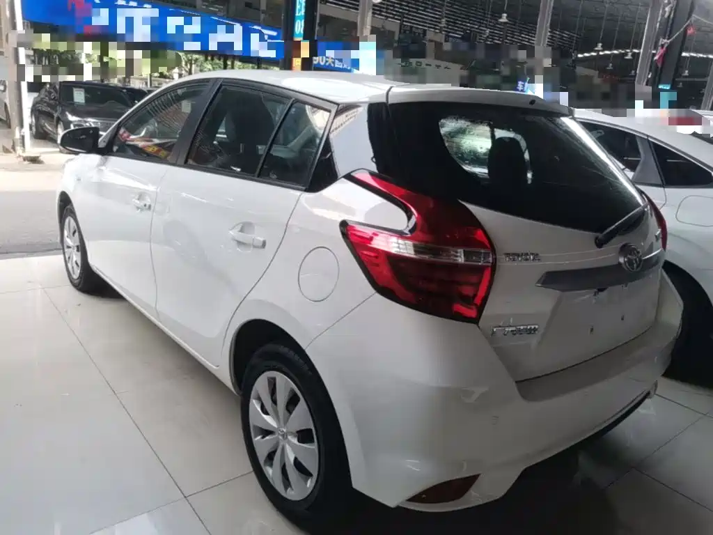 Toyota Yaris L — миниатюра 5