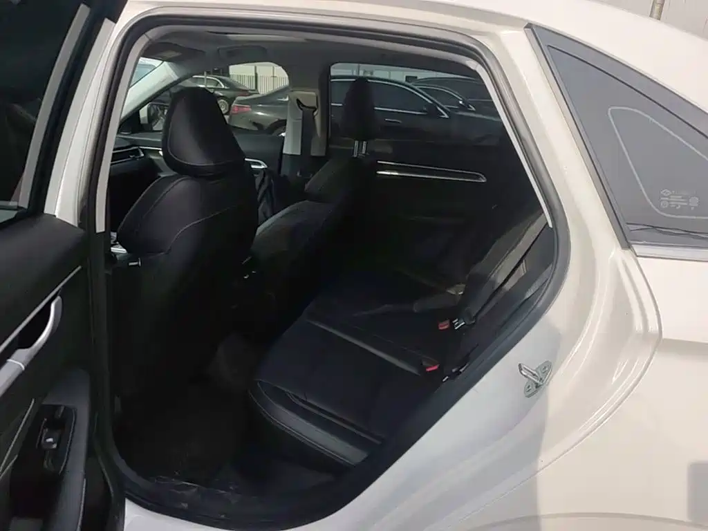 Geely Emgrand — миниатюра 17