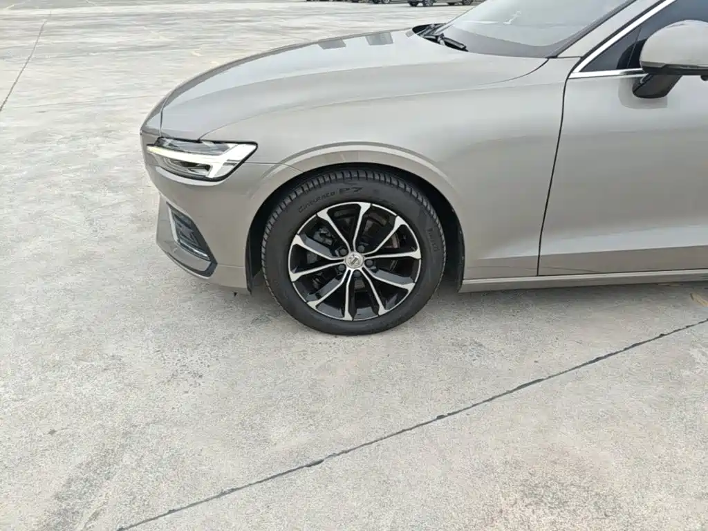 Volvo S60 — миниатюра 23