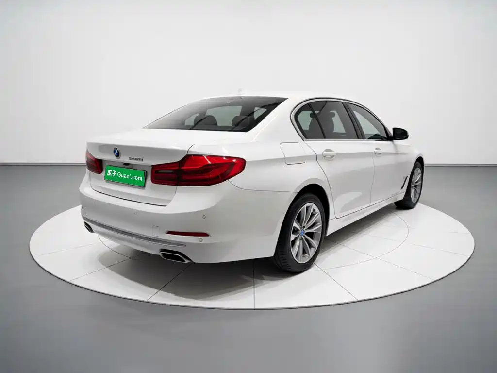 BMW 5 Series New Energy — миниатюра 6