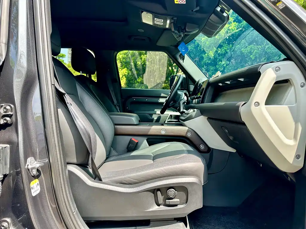Land Rover Defender — миниатюра 22