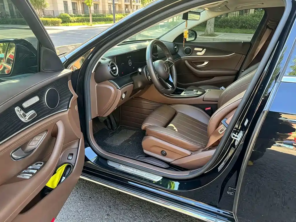 Mercedes-Benz E-Class — миниатюра 3