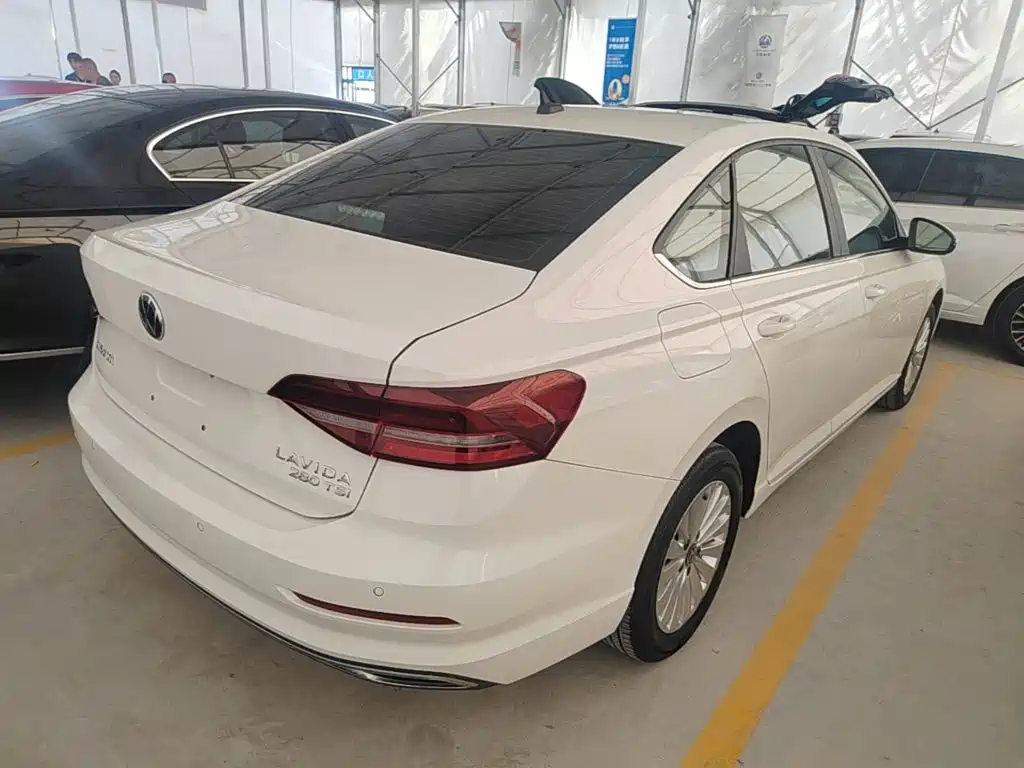 Volkswagen Lavida — миниатюра 7