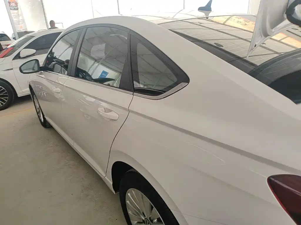 Volkswagen Lavida — миниатюра 5