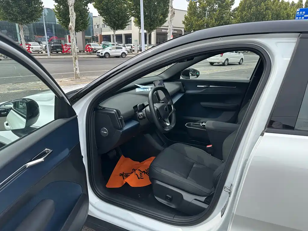 Volvo EX30 — миниатюра 4