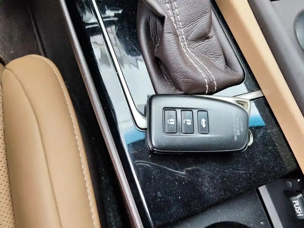 Lexus ES — миниатюра 12