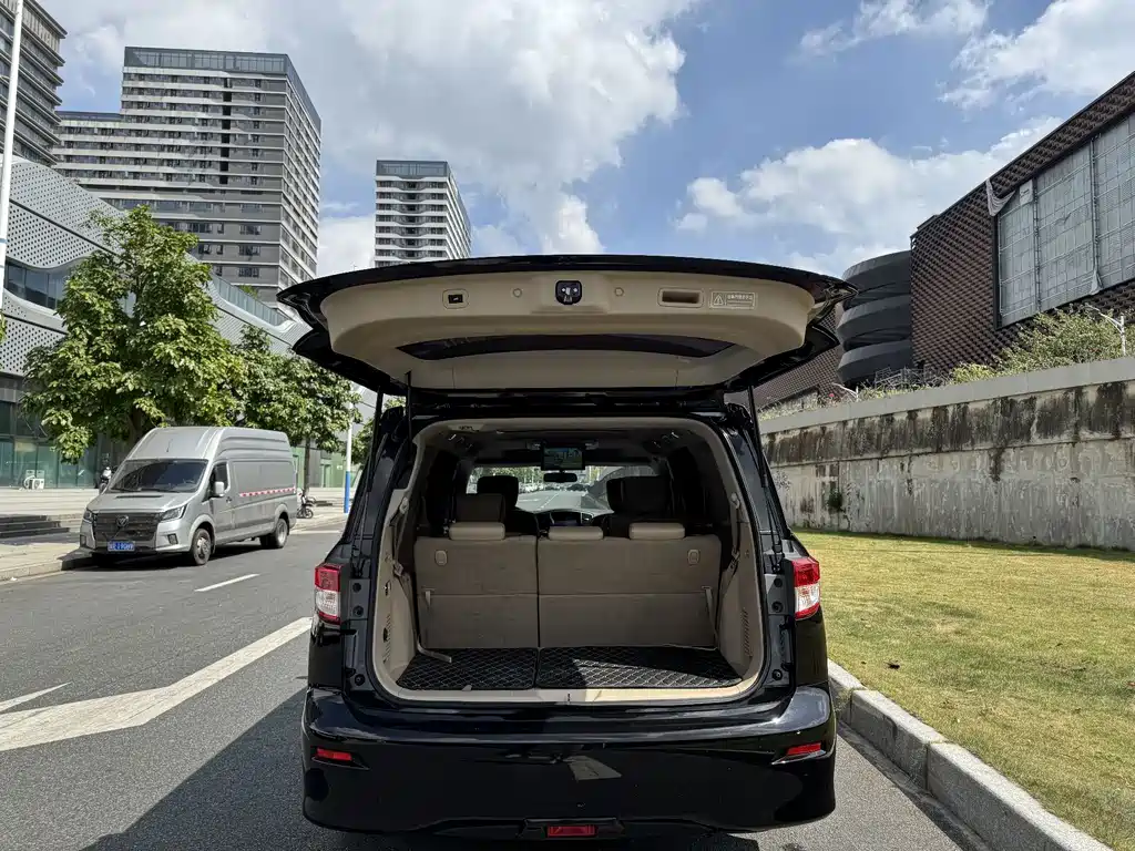 Nissan Quest — миниатюра 8