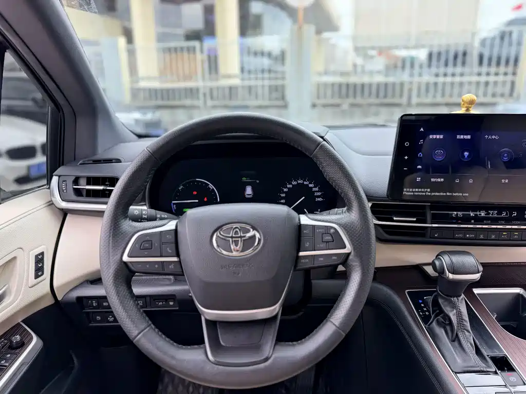 Toyota Granvia — миниатюра 9