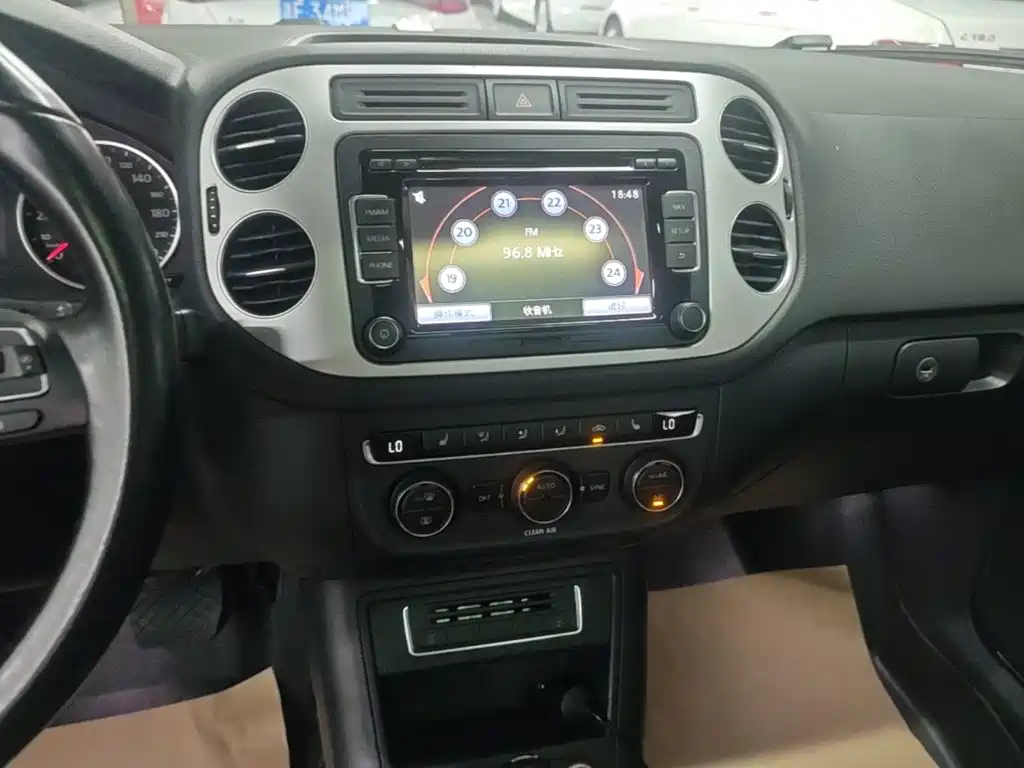 Volkswagen Tiguan — миниатюра 13
