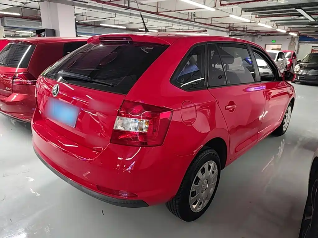 Skoda Rapid Spaceback — миниатюра 7