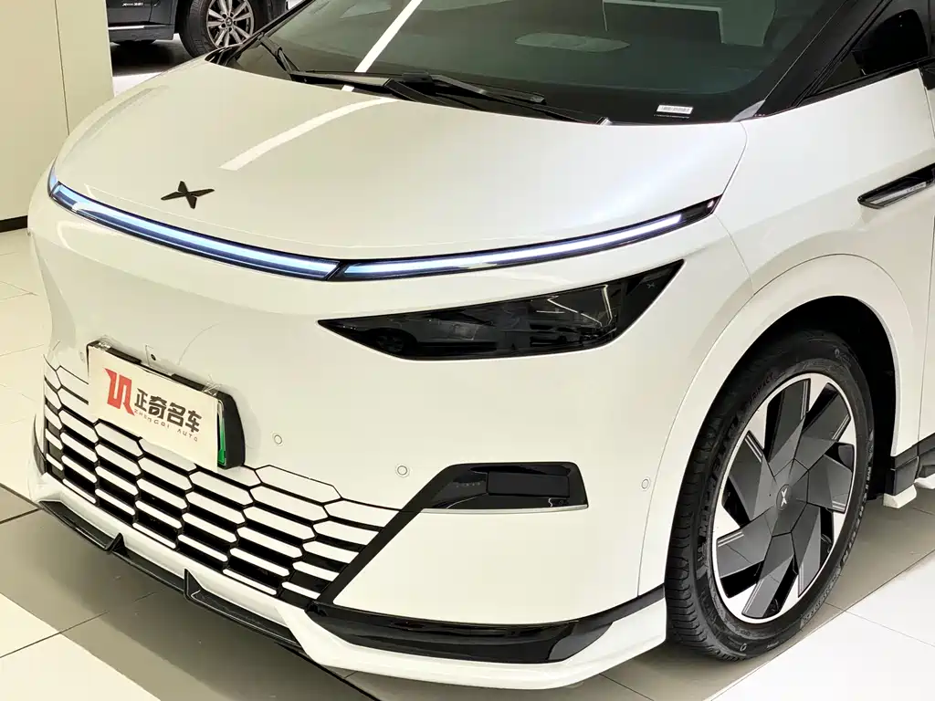 XPeng X9 — миниатюра 7