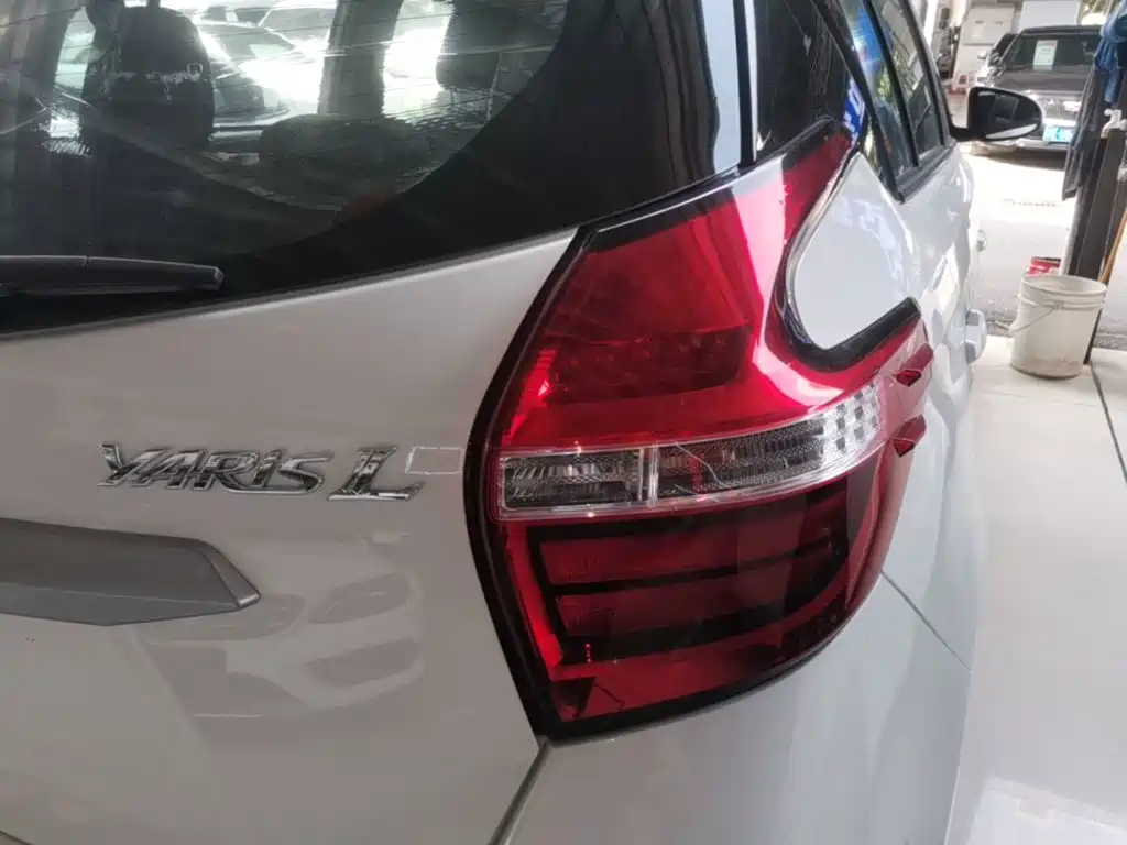 Toyota Yaris L — миниатюра 8