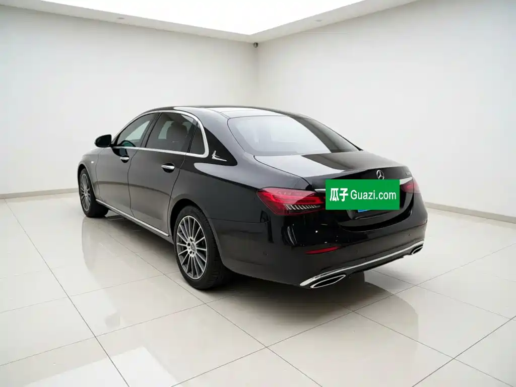 Mercedes-Benz E-Class — миниатюра 5
