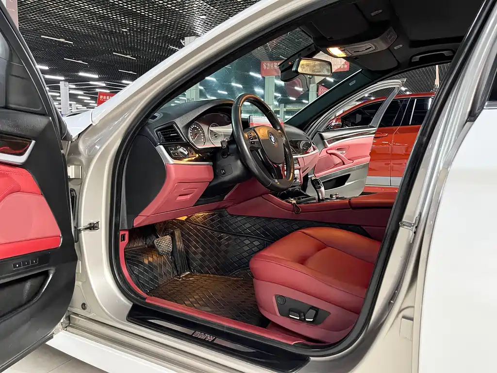 BMW 5 Series — миниатюра 7